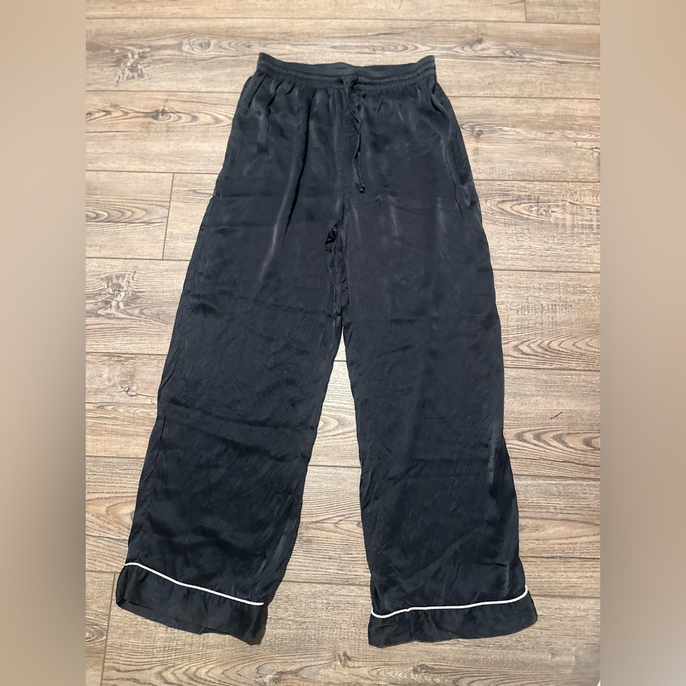 House of Harlow silk pajamas black with white trim medium - Picture 4 of 5